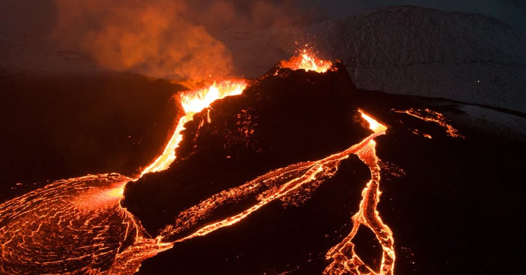 découvrez la lava route, un itinéraire spectaculaire vous emmenant à travers des paysages volcaniques impressionnants et des formations de lave uniques.