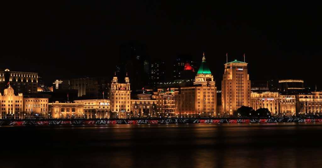 découvrez les incontournables de shanghai avec notre guide complet des sites touristiques, attractions culturelles et activités à ne pas manquer lors de votre visite en chine.