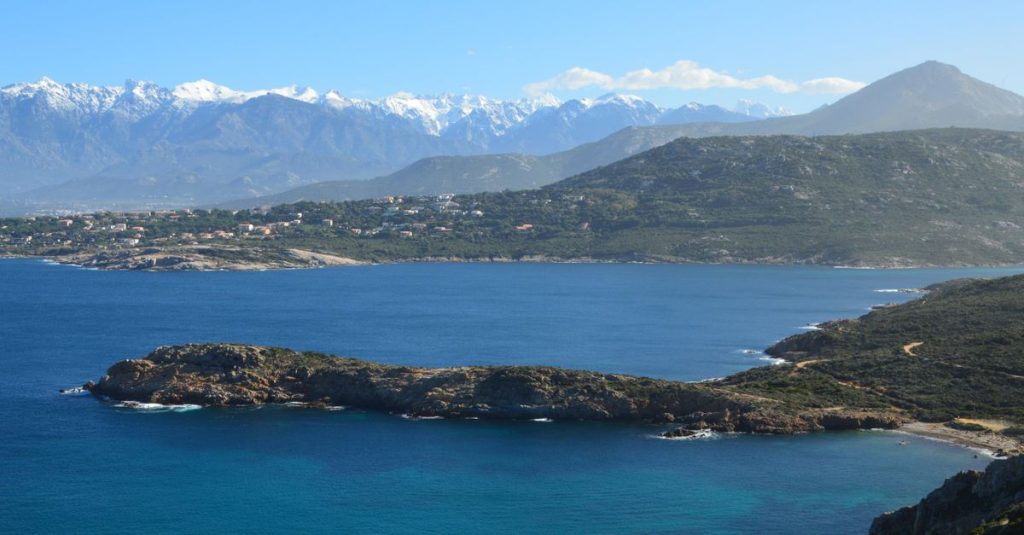 Que voir absolument lors d’un voyage au cap corse 5 découvrez les incontournables du cap corse, une destination à ne pas manquer pour ses paysages magnifiques, ses villages pittoresques et son riche patrimoine culturel.