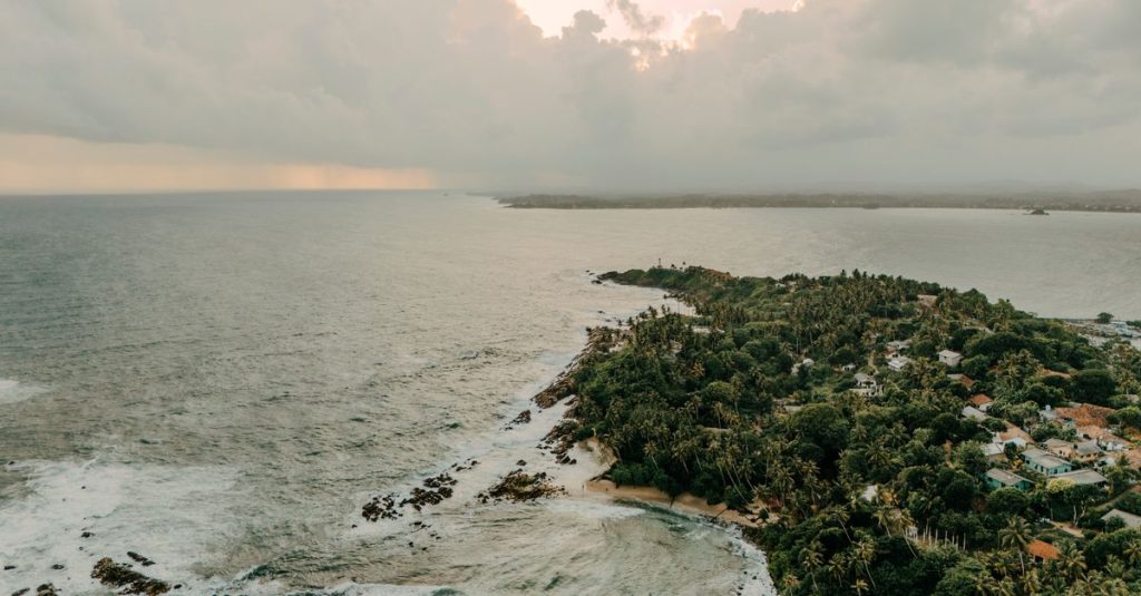 découvrez tangalle, une destination paisible au sri lanka, célèbre pour ses plages magnifiques, sa nature préservée et son atmosphère relaxante.