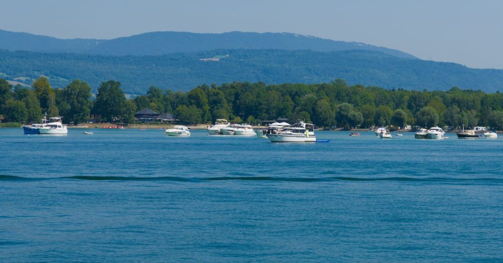 découvrez les meilleures activités à pratiquer autour du lac léman, entre sports nautiques, randonnées, visites culturelles et balades tranquilles au bord de l'eau.