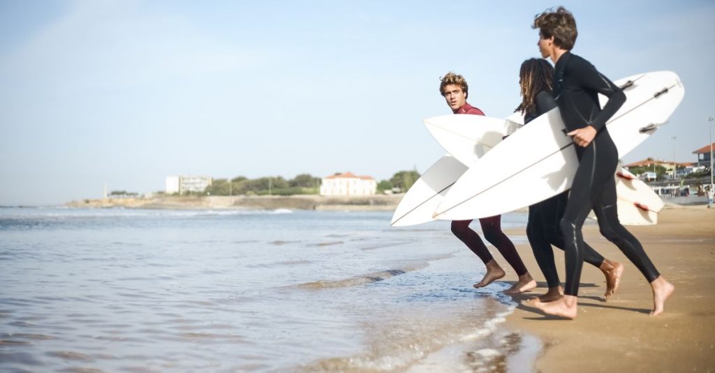 découvrez les meilleures activités à pénerstin : plages, randonnées, sports nautiques et visites culturelles pour toute la famille.