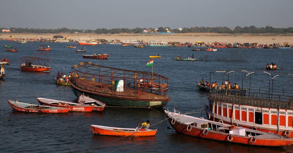 découvrez benares, l'une des villes les plus sacrées et vibrantes de l'inde, célèbre pour ses temples anciens, la rivière sacrée du gange et sa riche culture spirituelle.