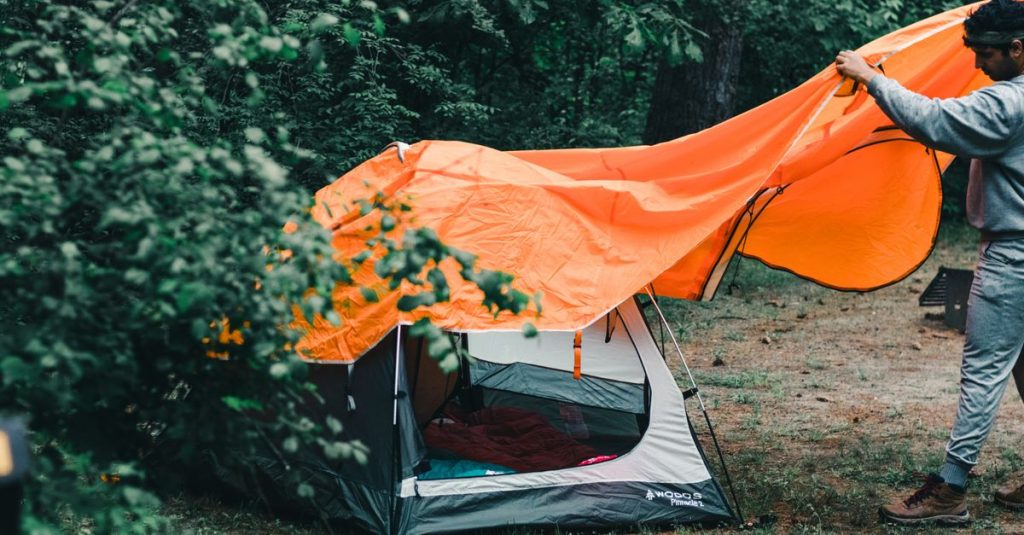 découvrez notre checklist complète pour un camping réussi : équipements essentiels, astuces pratiques et conseils pour ne rien oublier lors de votre séjour en pleine nature.