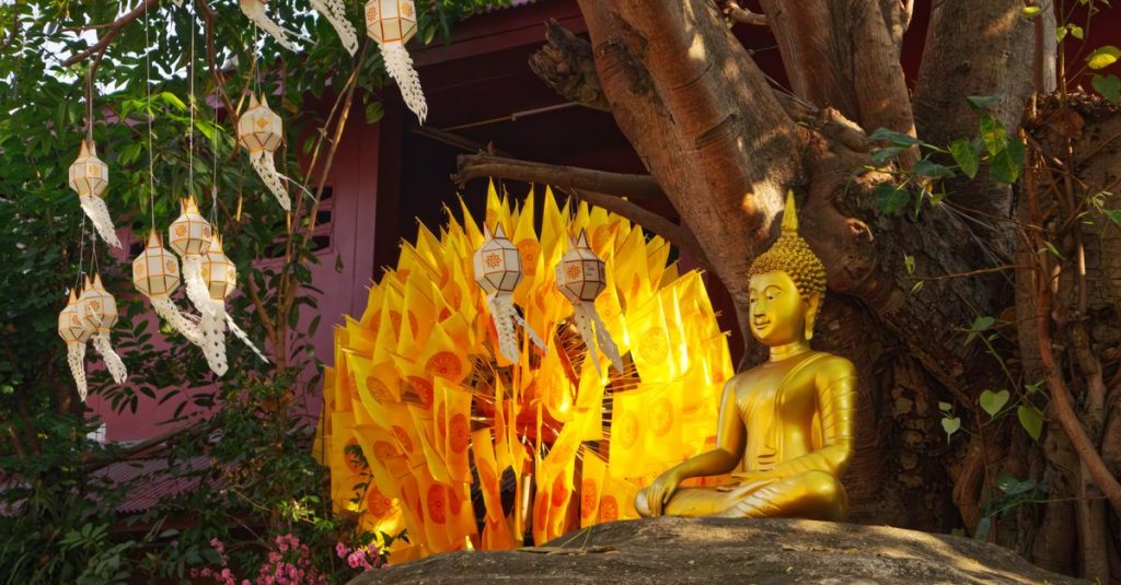 découvrez le festival des lanternes de chiang mai, un événement magique où des milliers de lanternes illuminent le ciel nocturne, célébrant la culture et les traditions thaïlandaises dans un spectacle inoubliable.