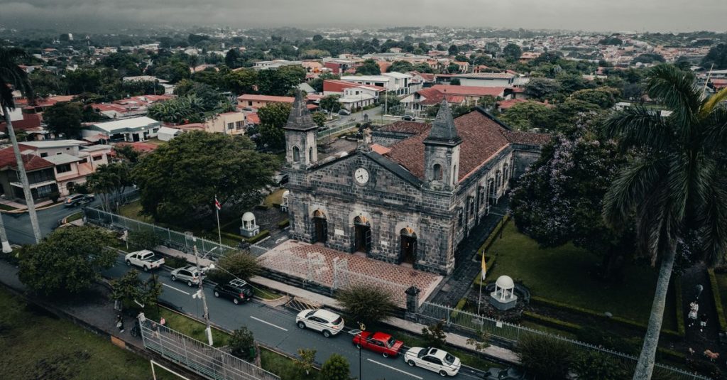 découvrez nos conseils essentiels pour conduire au costa rica en toute sécurité et profiter pleinement de votre voyage.