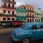 découvrez la havane à pied avec notre visite guidée immersive. explorez les ruelles pittoresques, l'architecture coloniale et l'ambiance authentique de la capitale cubaine.