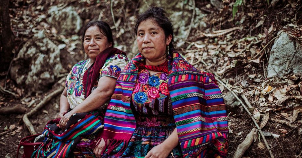 découvrez chichicastenango, célèbre pour son marché coloré, son artisanat traditionnel maya et sa riche culture au cœur du guatemala.