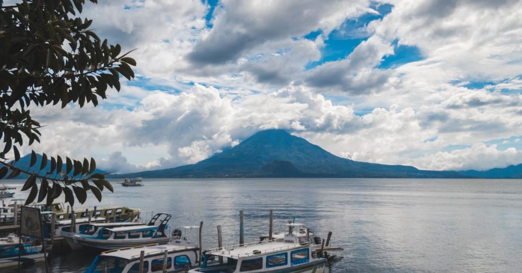 Découvrir les incontournables du guatemala pour un voyage inoubliable 9 découvrez les incontournables du guatemala : culture riche, paysages époustouflants et aventures authentiques pour un voyage mémorable.