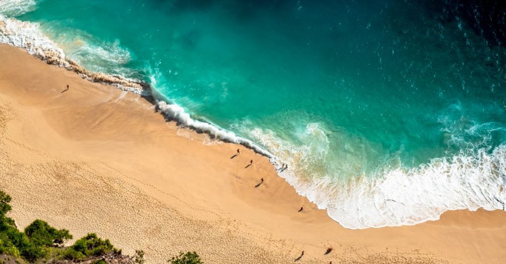 découvrez nusa dua à bali, une destination paradisiaque réputée pour ses plages de sable blanc, ses complexes hôteliers luxueux et ses activités nautiques exceptionnelles.